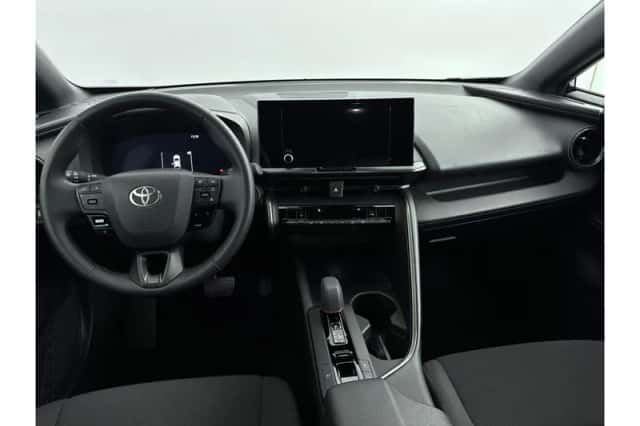 Toyota C-HR (2025) thumbnail 2