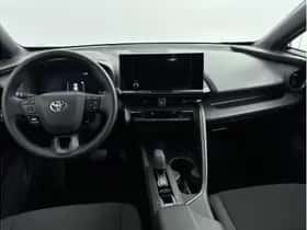 Toyota C-HR (2025) thumbnail 2