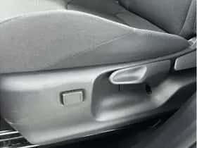 Toyota C-HR (2025) thumbnail 13