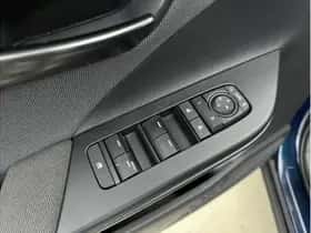 Toyota C-HR (2025) thumbnail 14