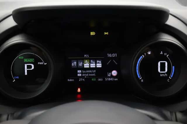 Toyota Yaris (2023) thumbnail 3