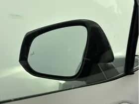 Toyota RAV4 (2022) thumbnail 5