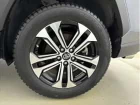 Toyota RAV4 (2022) thumbnail 8