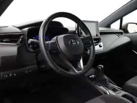 Toyota Corolla (2021) thumbnail 2