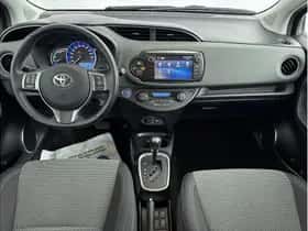 Toyota Yaris (2015) thumbnail 2