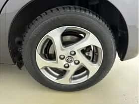 Toyota Yaris (2015) thumbnail 12