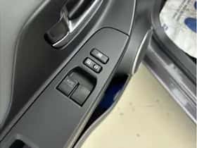 Toyota Yaris (2015) thumbnail 19