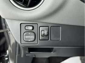 Toyota Yaris (2015) thumbnail 20