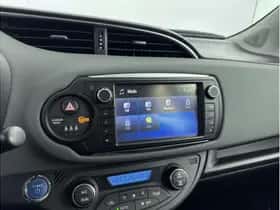 Toyota Yaris (2015) thumbnail 24