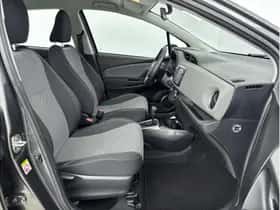 Toyota Yaris (2015) thumbnail 27