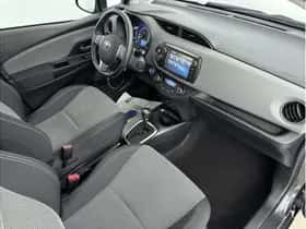 Toyota Yaris (2015) thumbnail 28