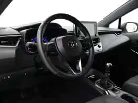Toyota Corolla (2021) thumbnail 2