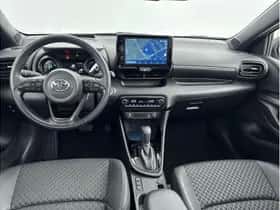 Toyota Yaris (2023) thumbnail 2