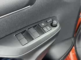 Toyota Yaris (2023) thumbnail 17