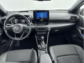 Toyota Yaris (2023) thumbnail 2