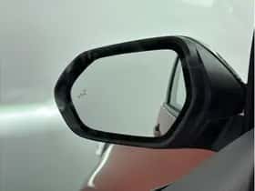 Toyota Yaris (2023) thumbnail 5