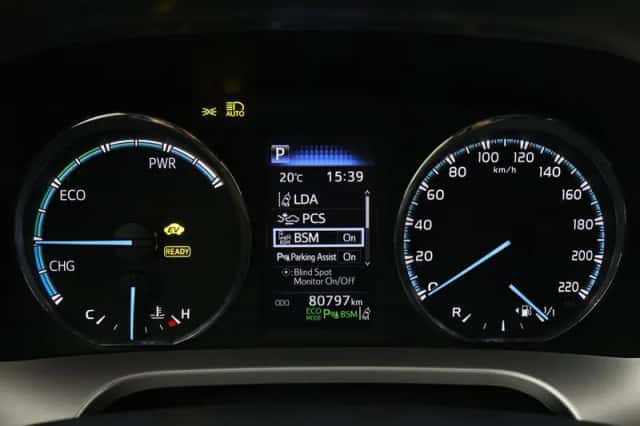 Toyota RAV4 (2018) thumbnail 3