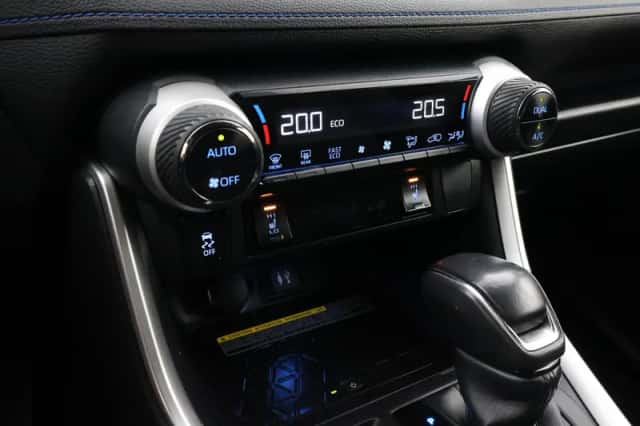 Toyota RAV4 (2019) thumbnail 6