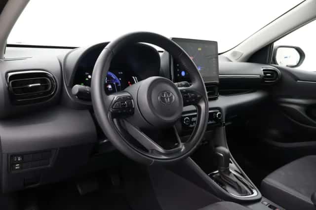 Toyota Yaris (2025) thumbnail 2
