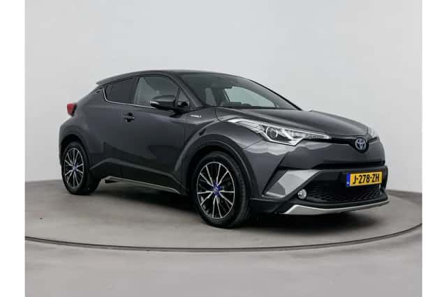 Toyota C-HR (2017) thumbnail 1