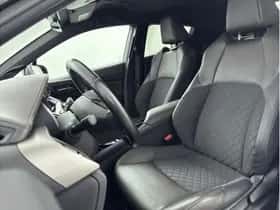 Toyota C-HR (2017) thumbnail 11