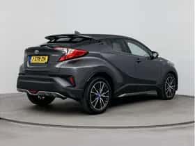 Toyota C-HR (2017) thumbnail 24