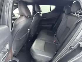 Toyota C-HR (2017) thumbnail 27