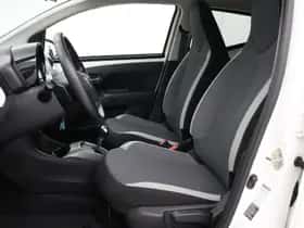 Toyota Aygo (2021) thumbnail 18