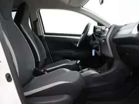 Toyota Aygo (2021) thumbnail 31