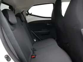 Toyota Aygo (2021) thumbnail 33