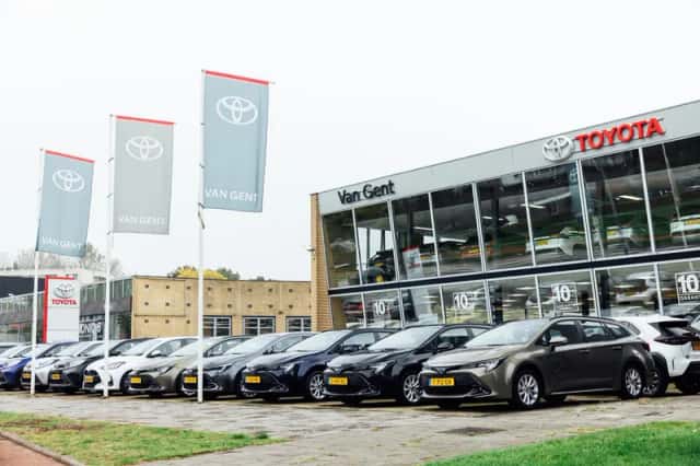 Toyota Yaris (2022) thumbnail 2