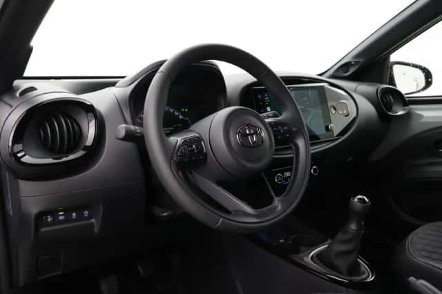 Toyota Aygo X (2025) thumbnail 2