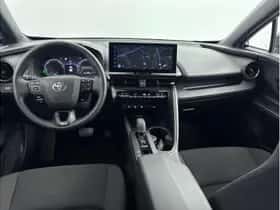 Toyota C-HR (2025) thumbnail 2