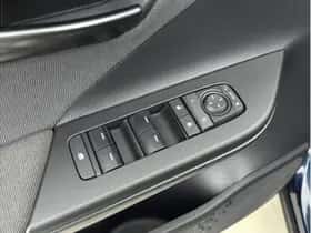 Toyota C-HR (2025) thumbnail 16