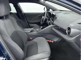 Toyota C-HR (2025) thumbnail 24