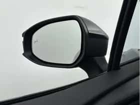 Toyota C-HR (2025) thumbnail 5