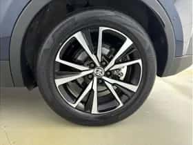 Toyota C-HR (2025) thumbnail 10