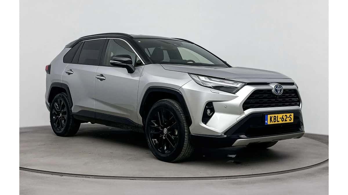 Toyota RAV4 (2024) — foto 1