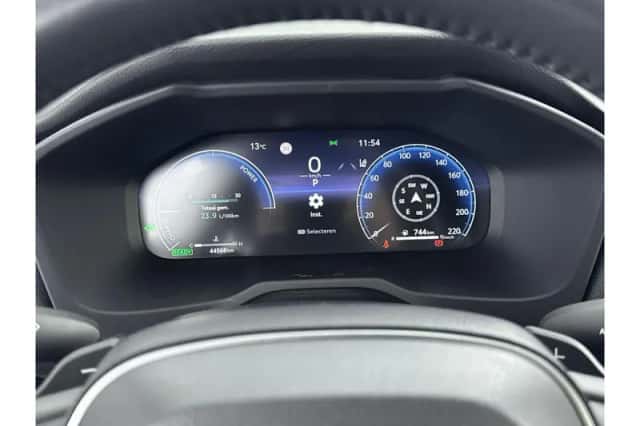 Toyota RAV4 (2024) thumbnail 3