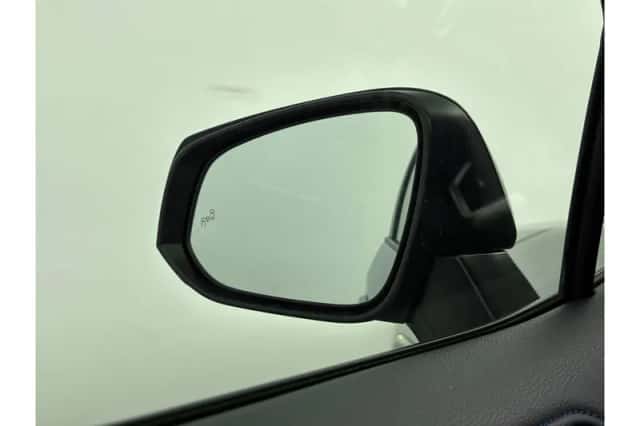 Toyota RAV4 (2024) thumbnail 5