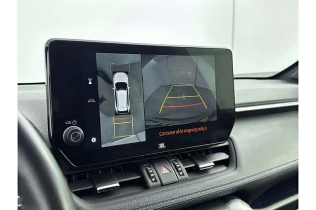 Toyota RAV4 (2024) thumbnail 6