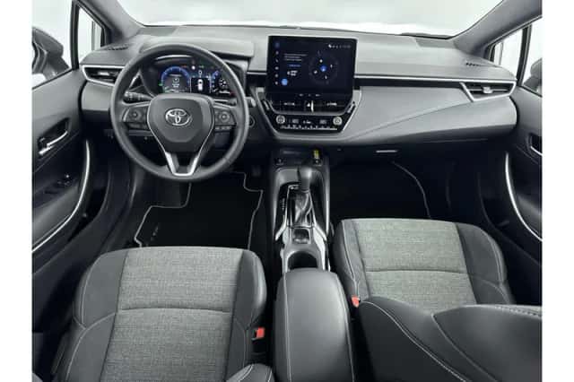 Toyota Corolla (2025) thumbnail 2