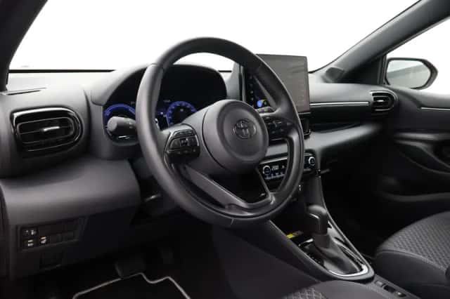 Toyota Yaris (2025) thumbnail 2
