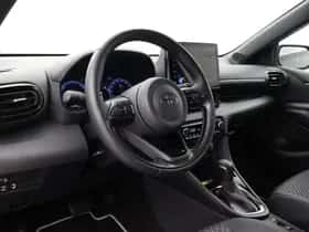 Toyota Yaris (2025) thumbnail 2