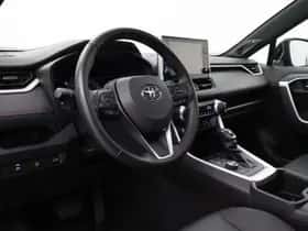 Toyota RAV4 (2022) thumbnail 2