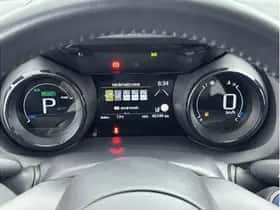 Toyota Yaris (2021) thumbnail 3