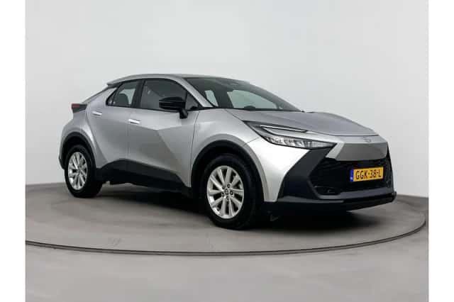 Toyota C-HR (2024) thumbnail 1
