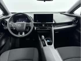 Toyota C-HR (2024) thumbnail 2