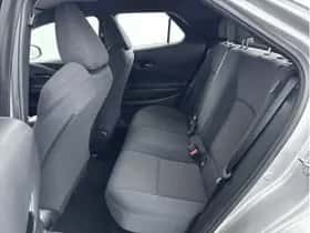 Toyota C-HR (2024) thumbnail 16
