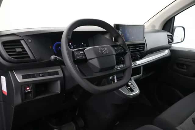 Toyota Proace (2024) thumbnail 2